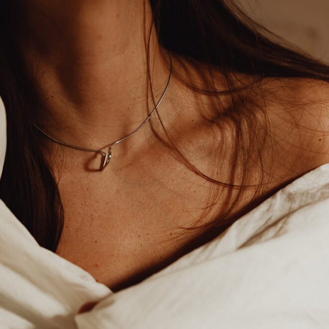 What Body Part Attracts A Capricorn Man The Most? Collarbone Is Their Favorite